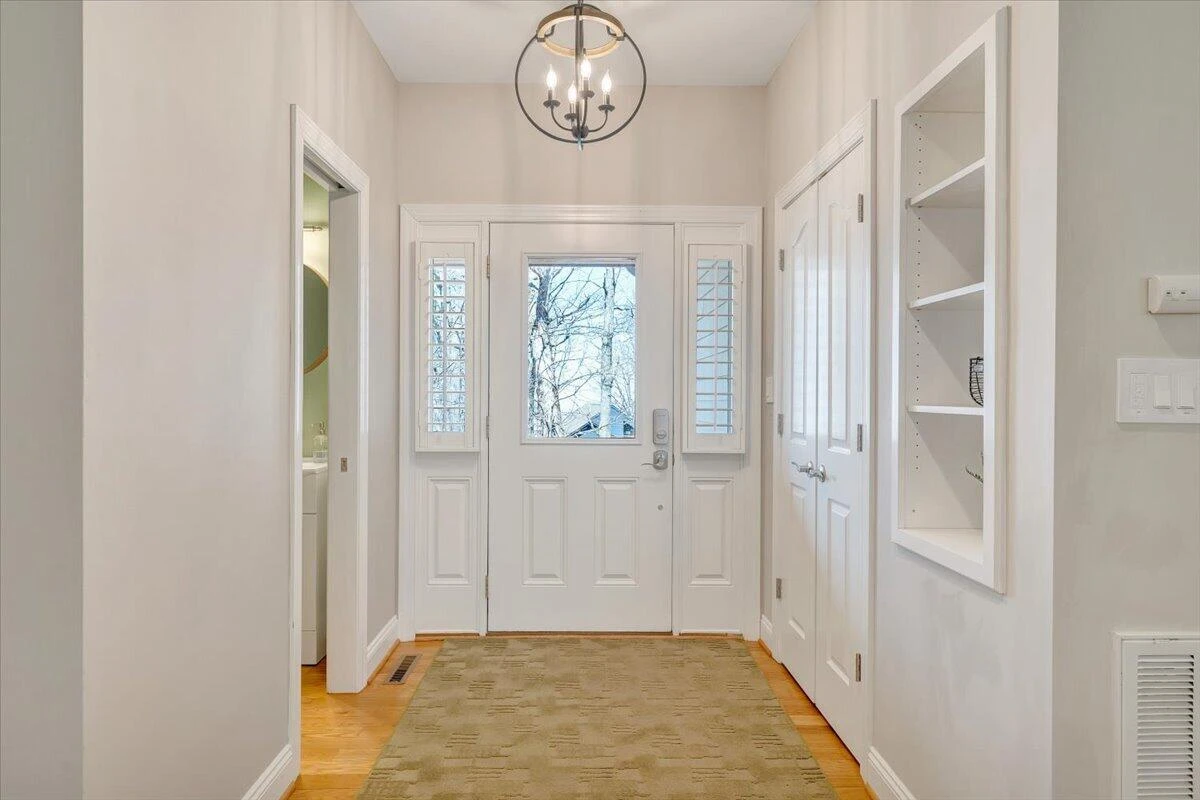 115 Hemlock DR - Photo 8