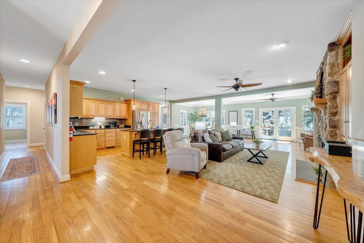 115 Hemlock DR - Photo 9