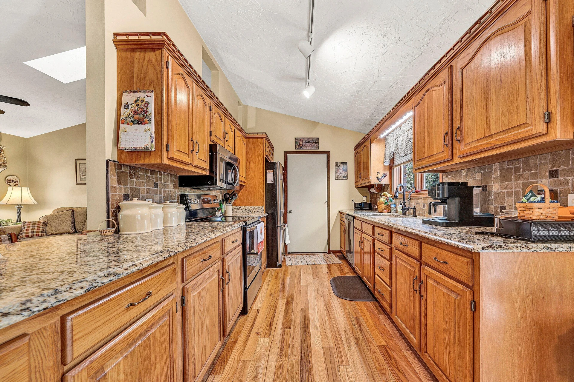 1527 Quail DR - Photo 11