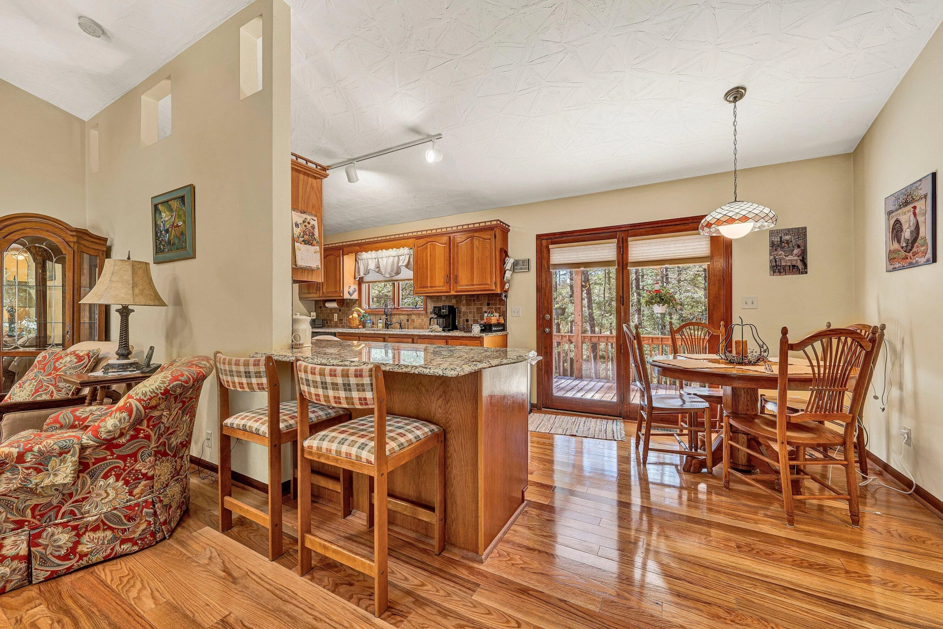 1527 Quail DR - Photo 8