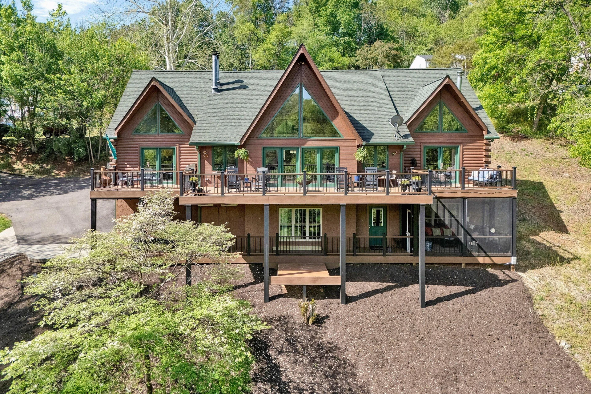 540 Lakeshore Terrace RD