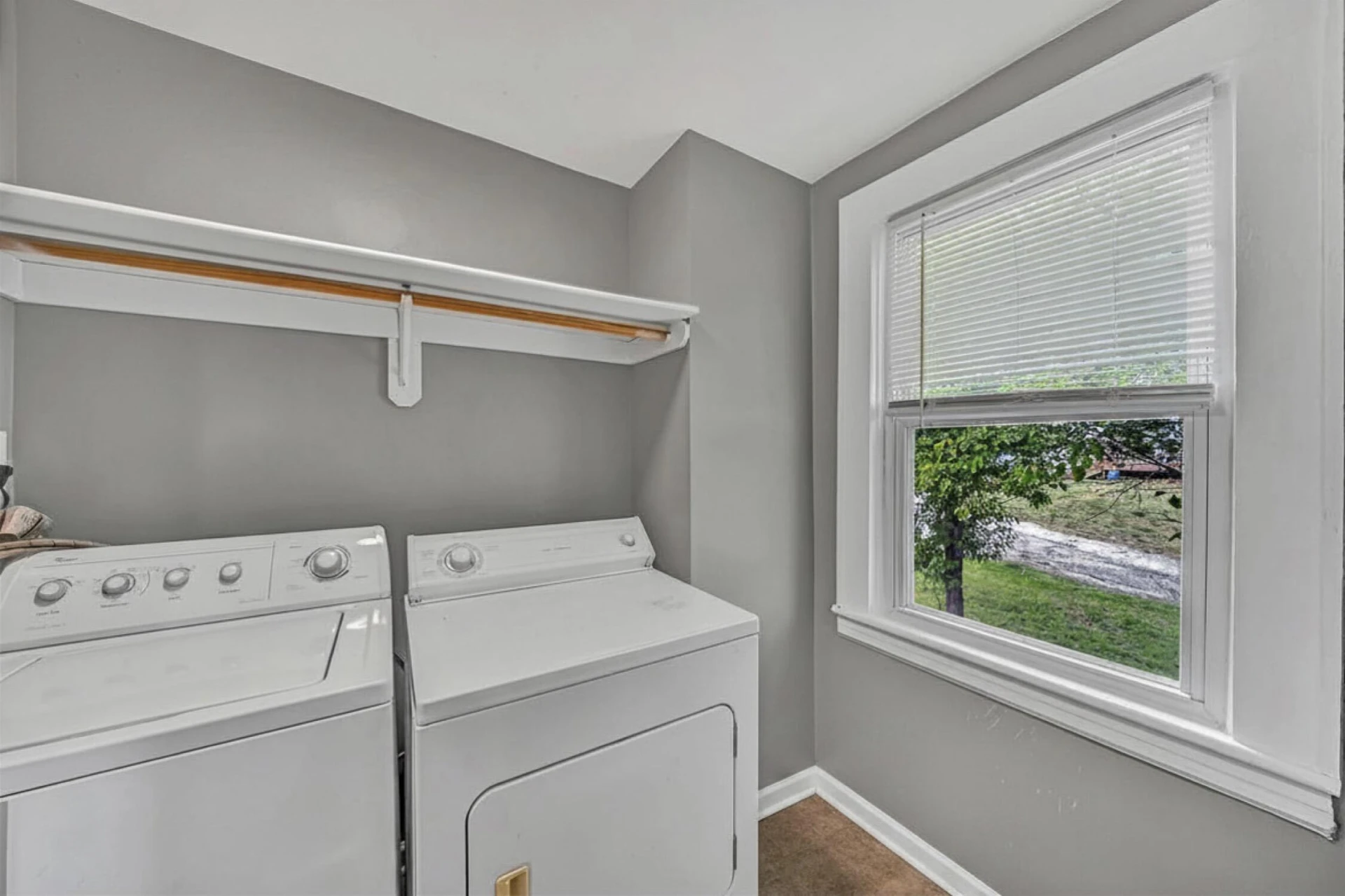 1404 10Th ST NE - Photo 17