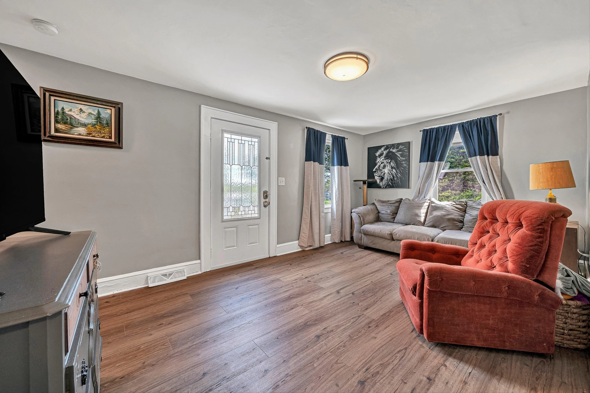 1404 10Th ST NE - Photo 3