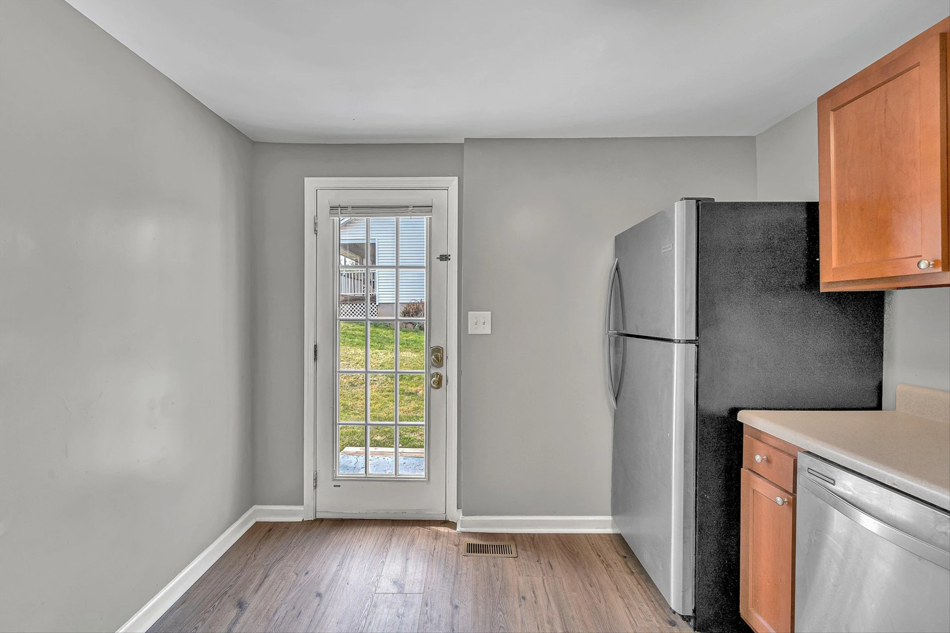 1404 10Th ST NE - Photo 9