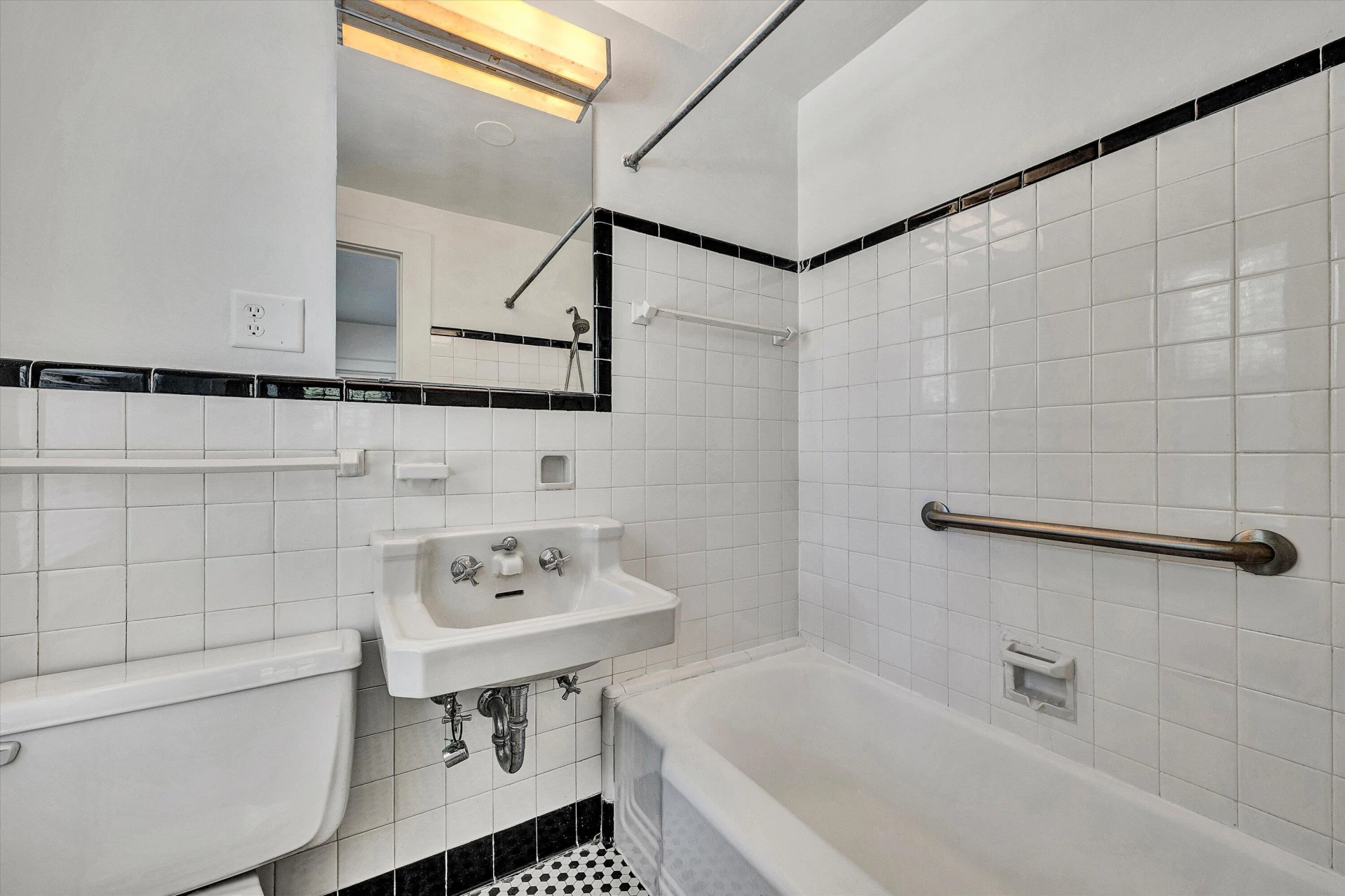 1902 Grandin RD SW - Photo 16