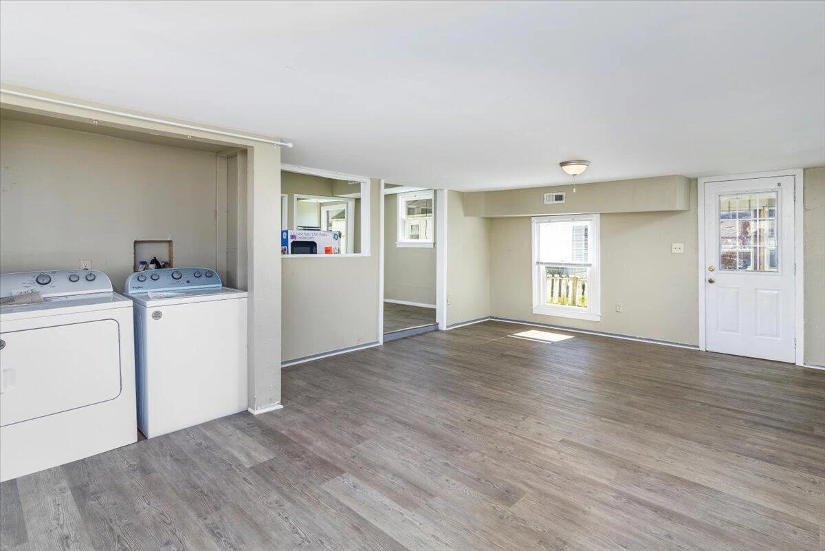 906 Front AVE - Photo 17