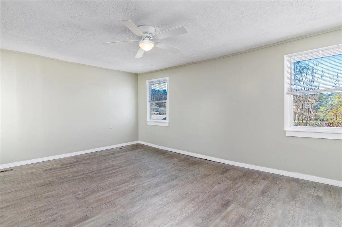 906 Front AVE - Photo 20