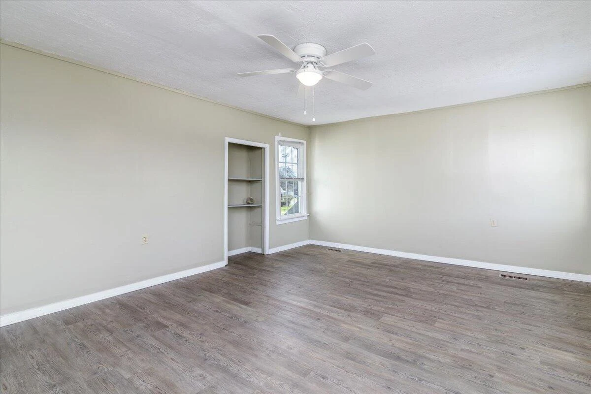 906 Front AVE - Photo 21