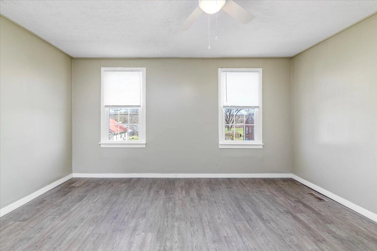 906 Front AVE - Photo 23