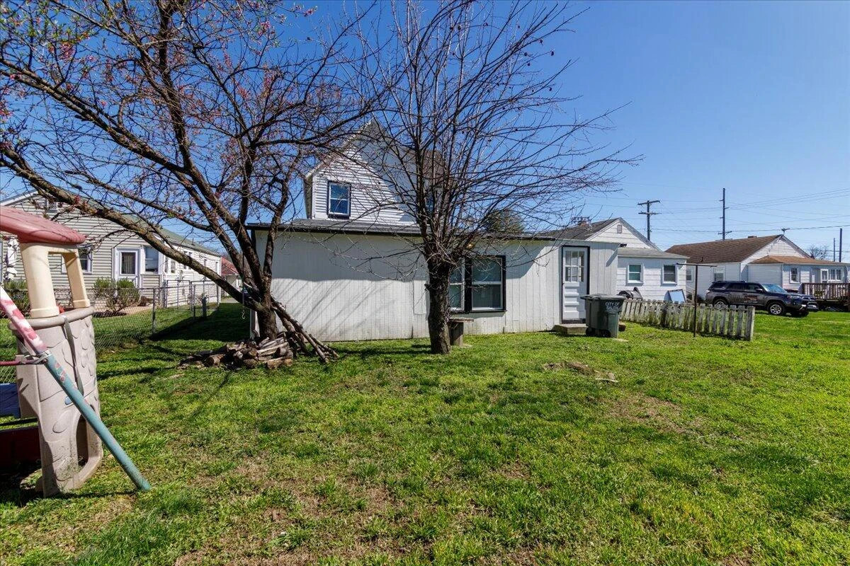 906 Front AVE - Photo 29