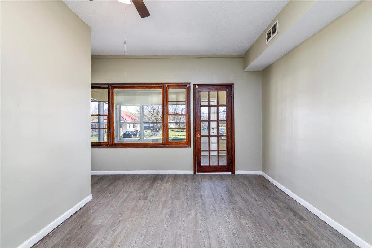 906 Front AVE - Photo 6
