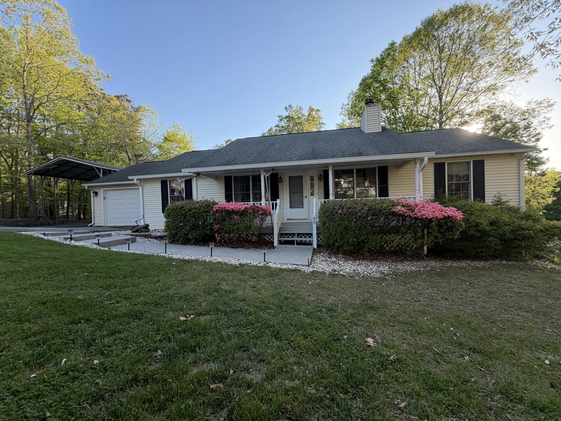 95 Indian Pointe DR
