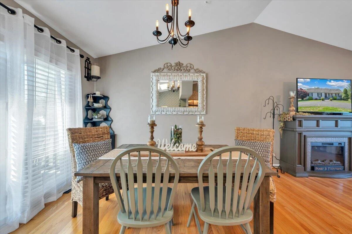 728 HARRISON AVE - Photo 10