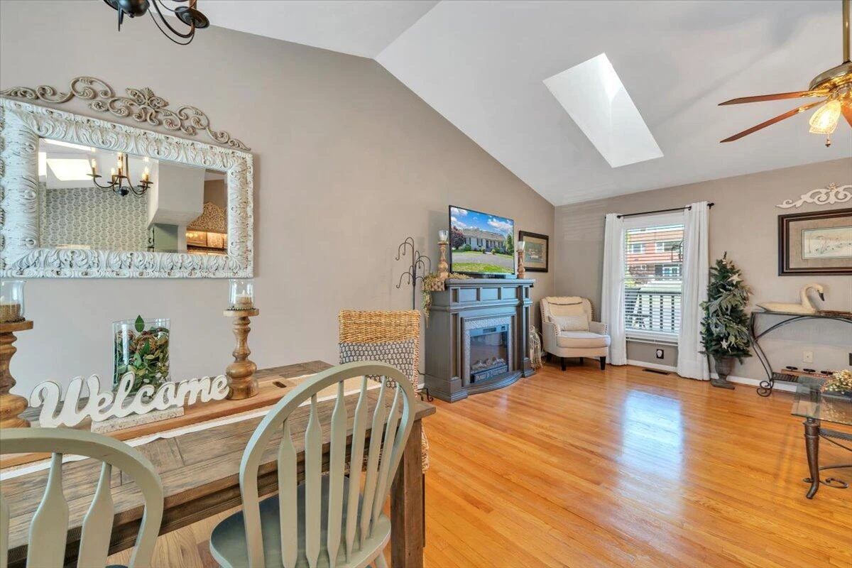 728 HARRISON AVE - Photo 12