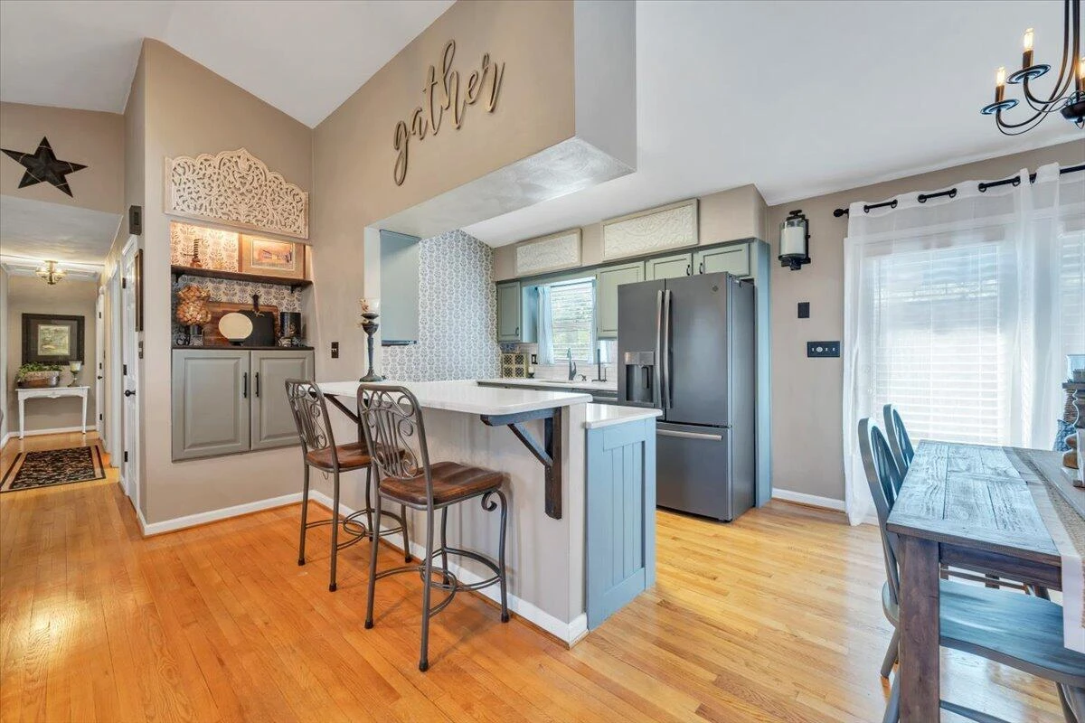 728 HARRISON AVE - Photo 13
