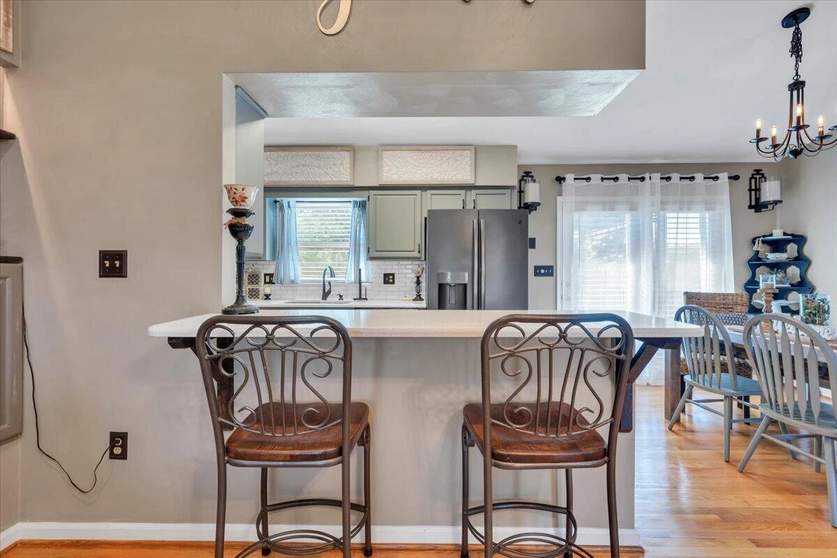 728 HARRISON AVE - Photo 14