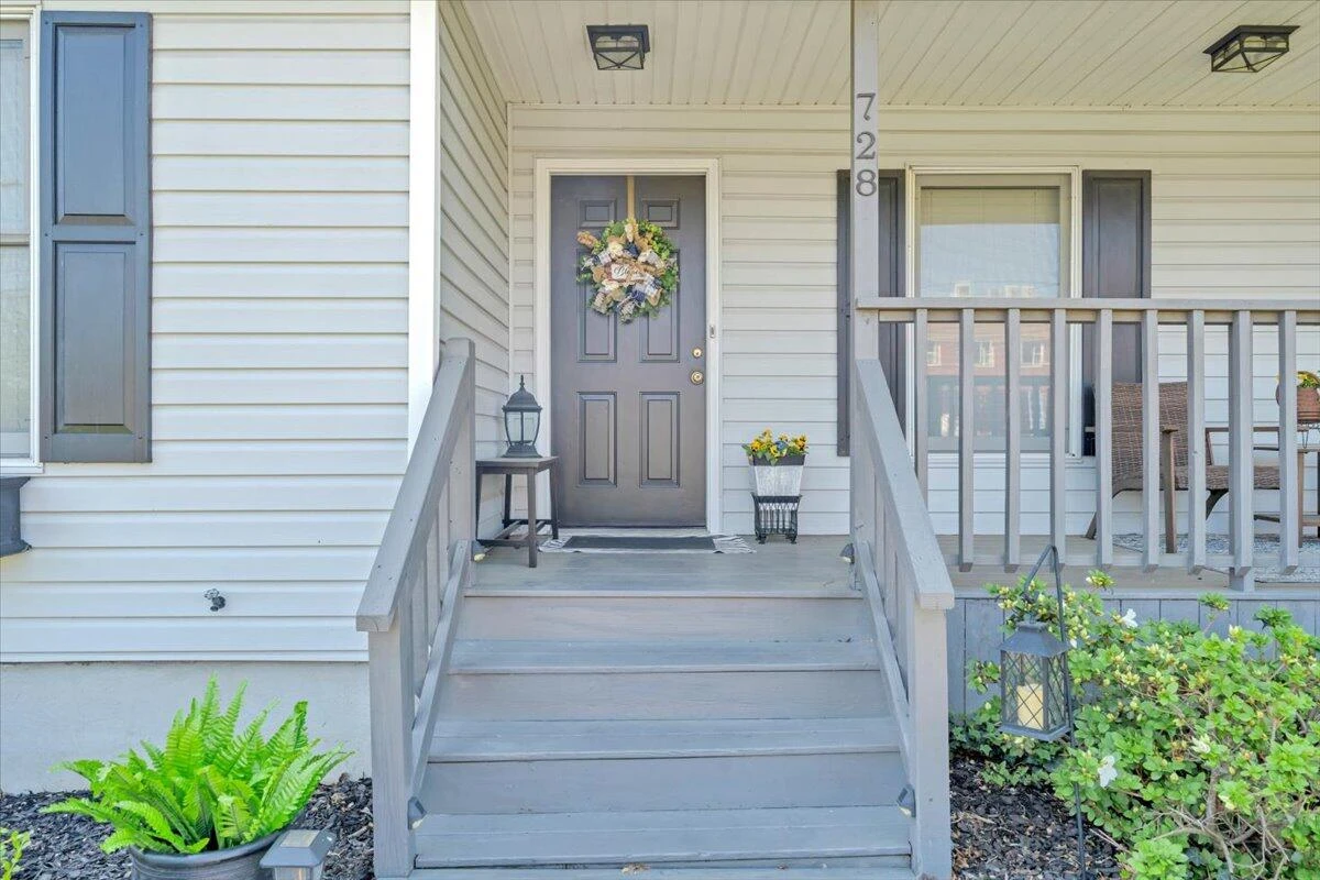 728 HARRISON AVE - Photo 2