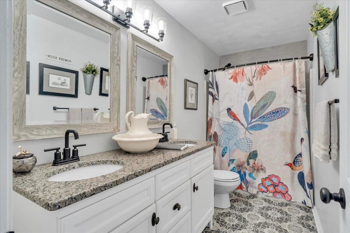 728 HARRISON AVE - Photo 20