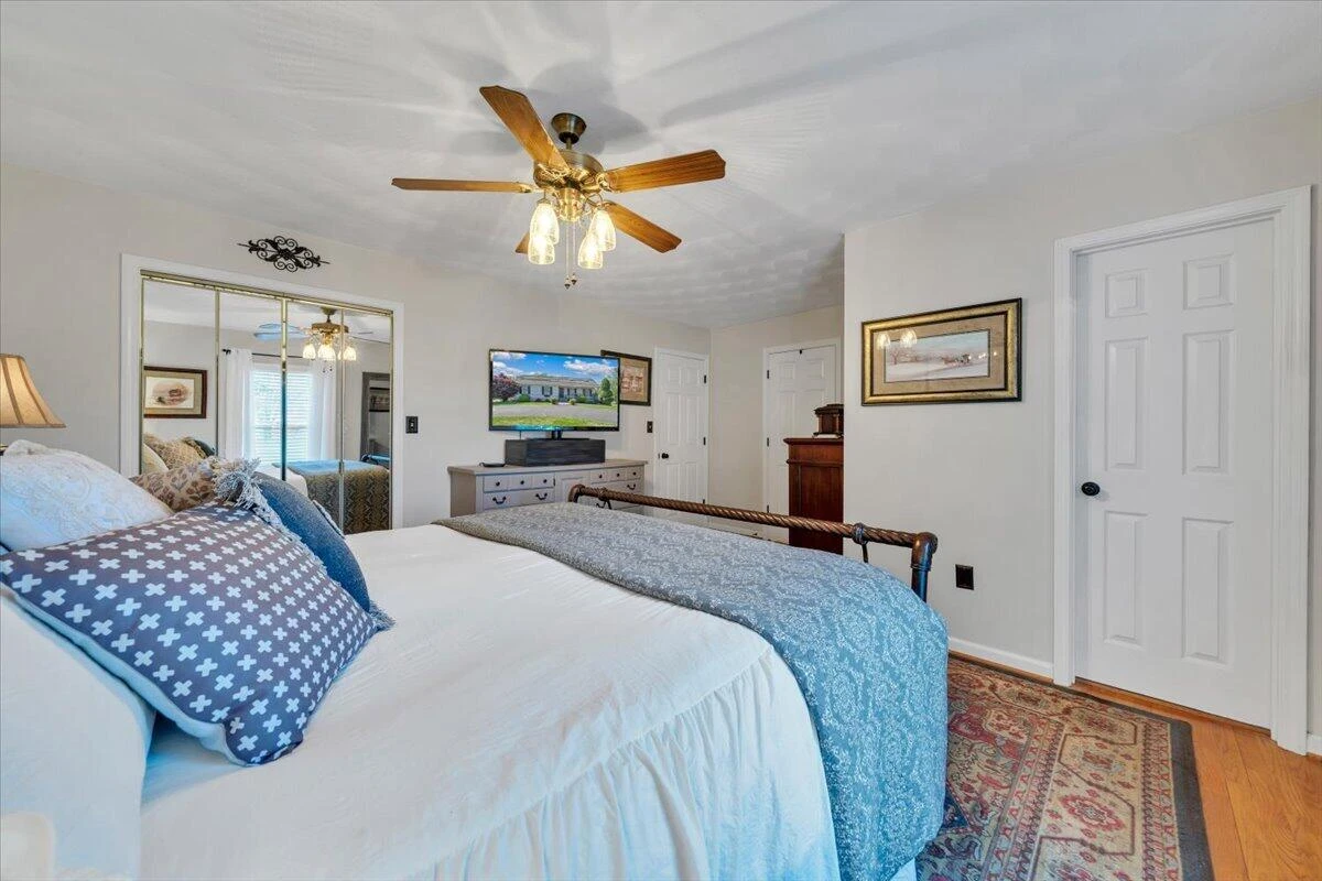 728 HARRISON AVE - Photo 23