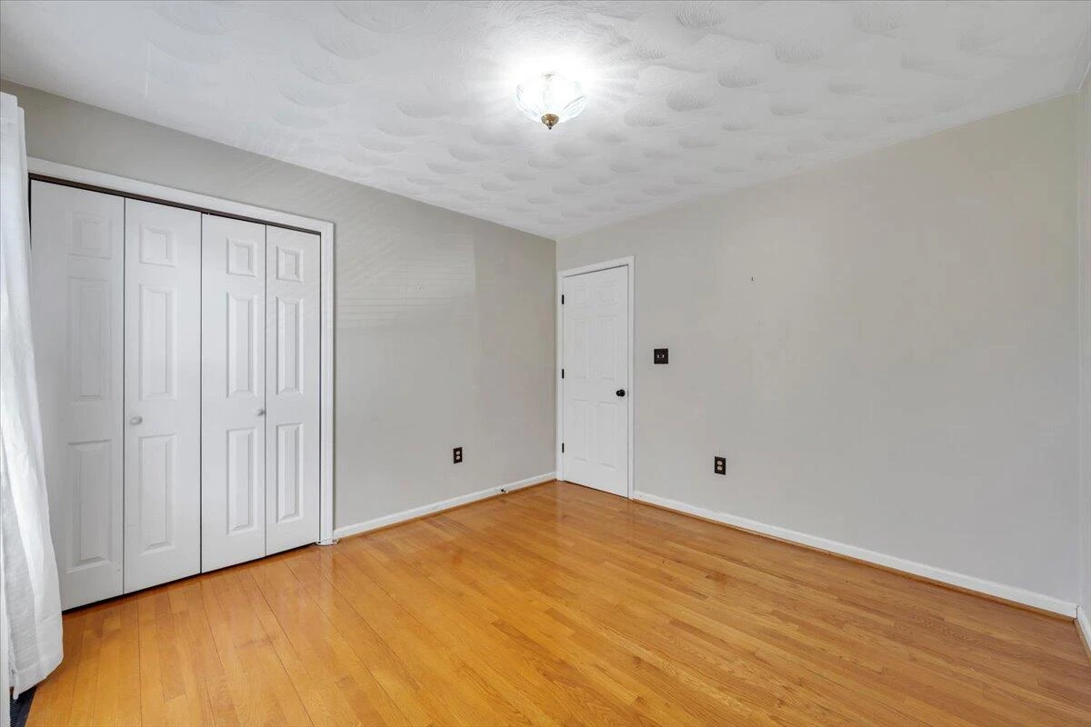 728 HARRISON AVE - Photo 26