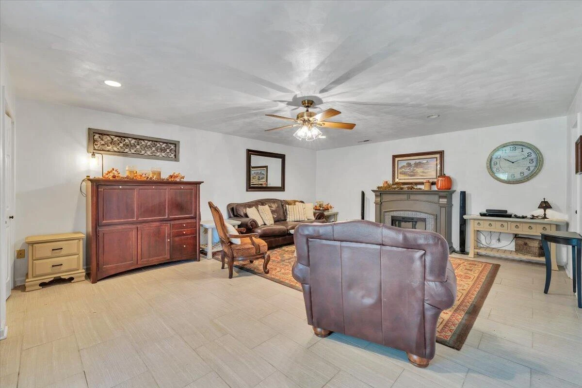 728 HARRISON AVE - Photo 27