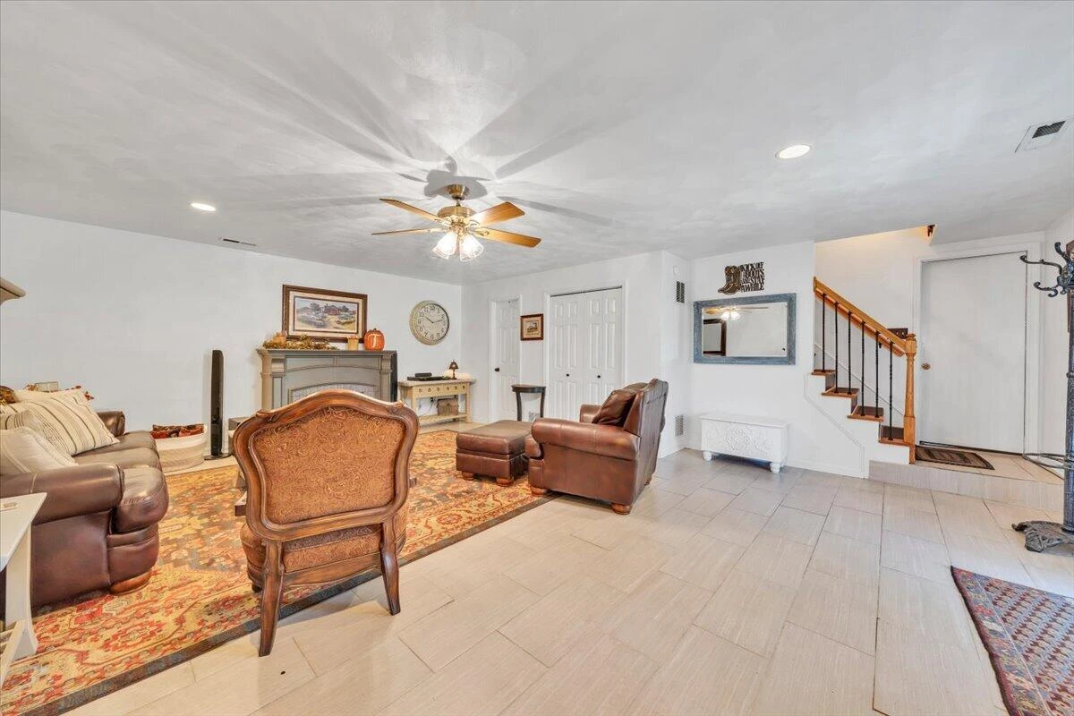 728 HARRISON AVE - Photo 29