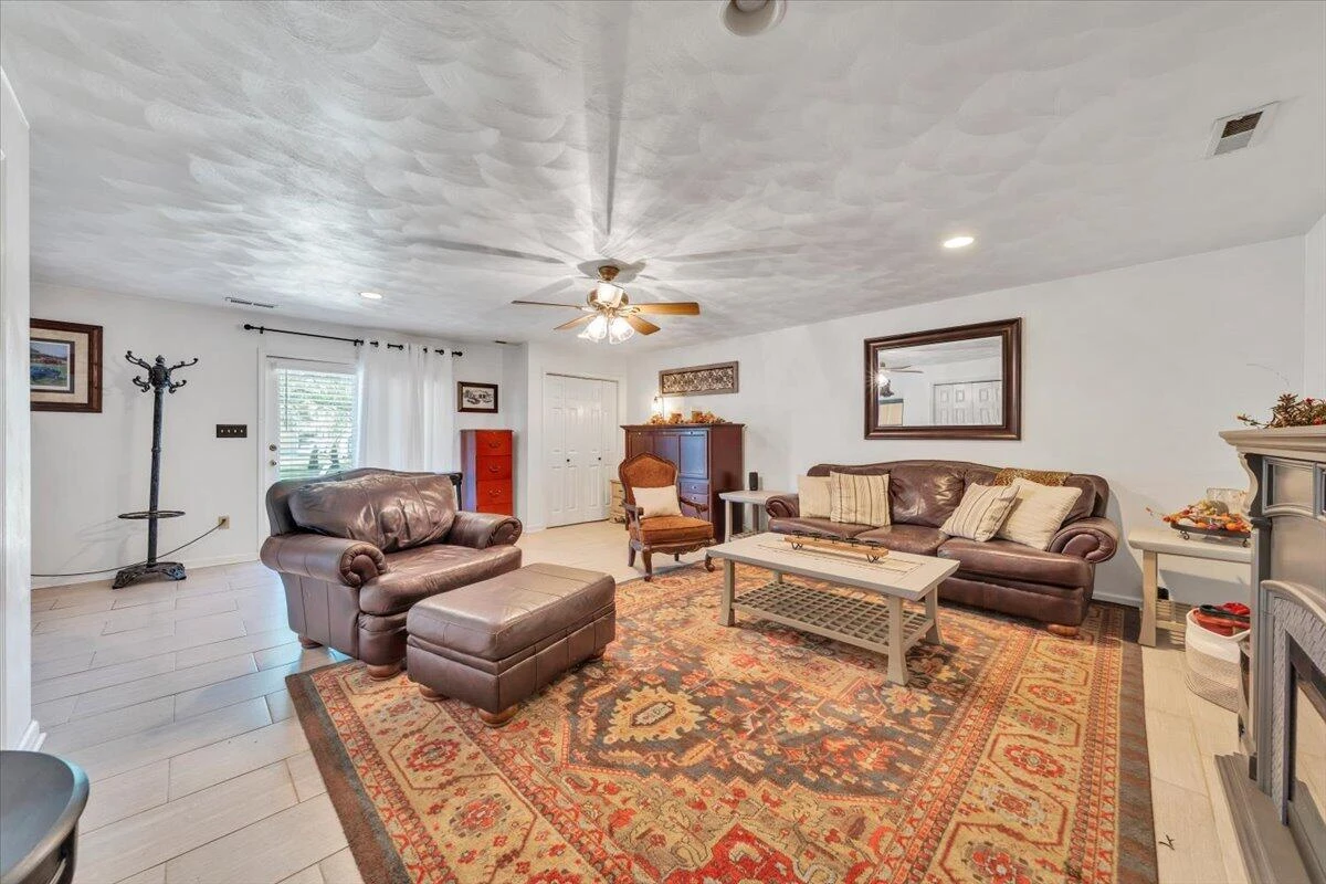 728 HARRISON AVE - Photo 30