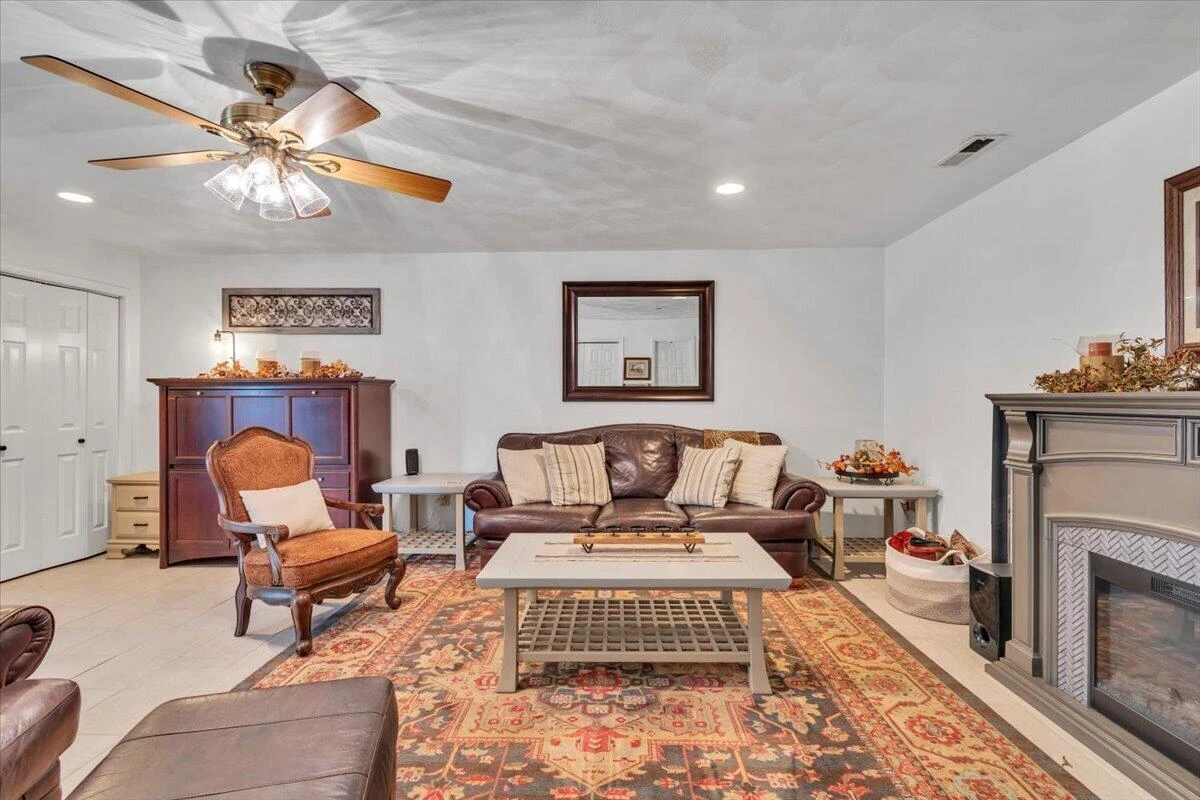 728 HARRISON AVE - Photo 31