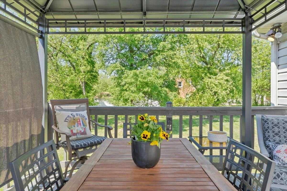 728 HARRISON AVE - Photo 37