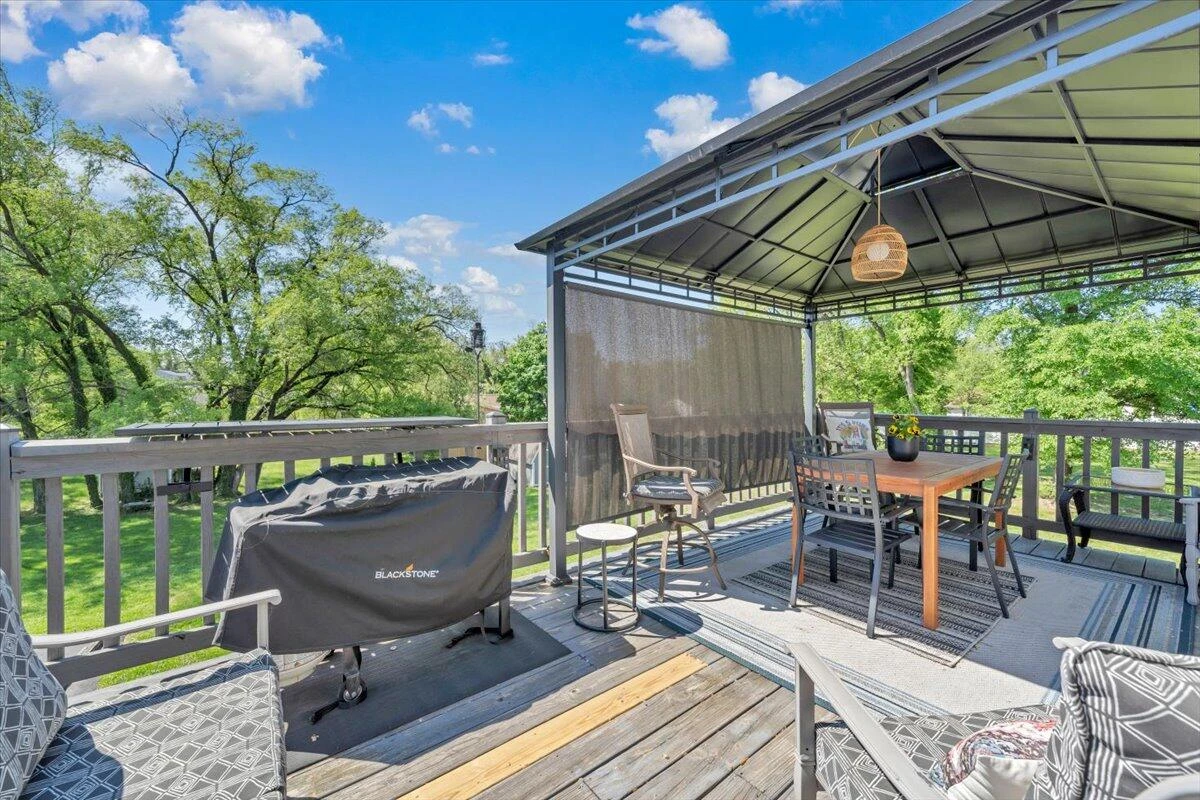 728 HARRISON AVE - Photo 38