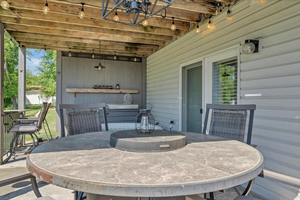 728 HARRISON AVE - Photo 40