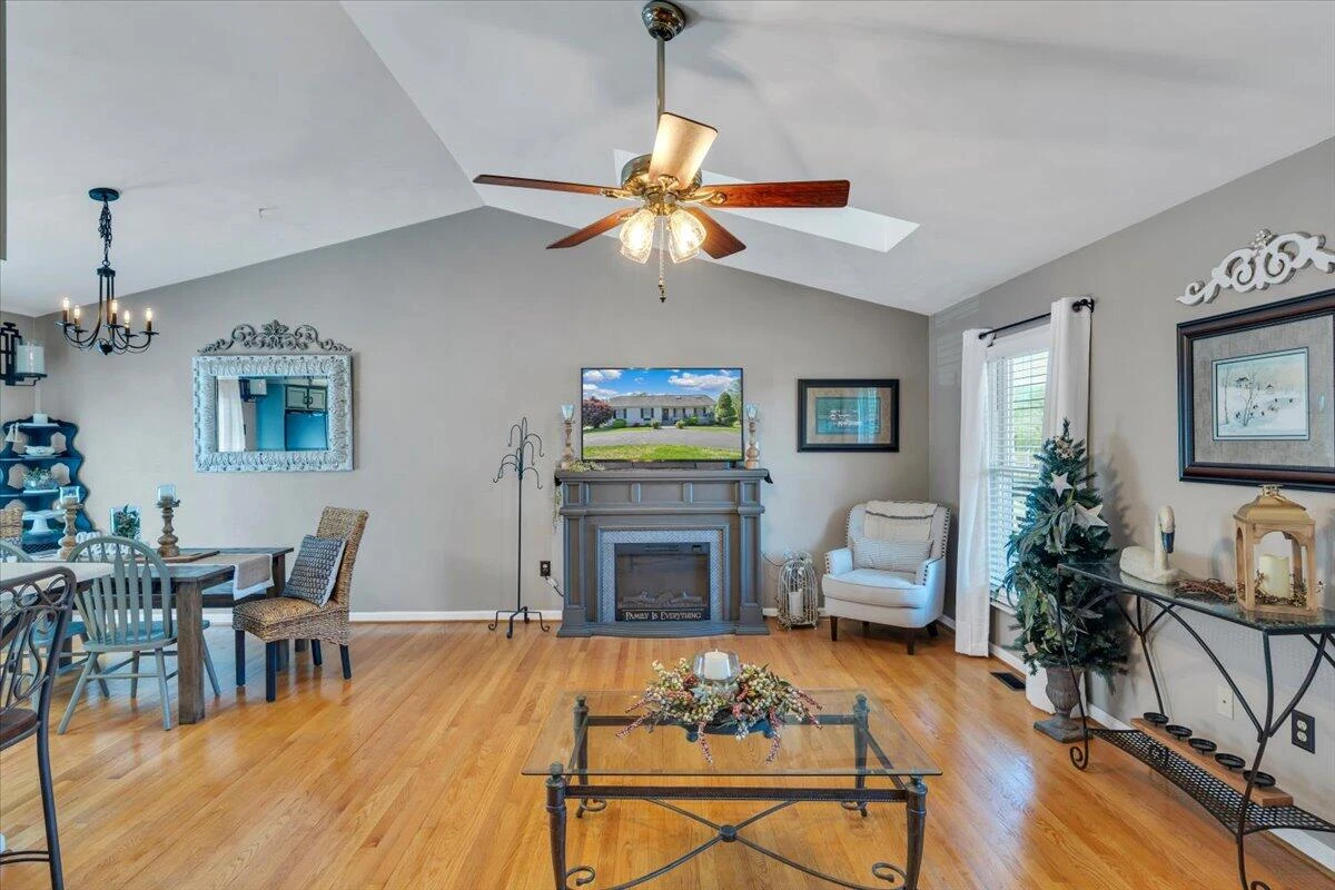 728 HARRISON AVE - Photo 8