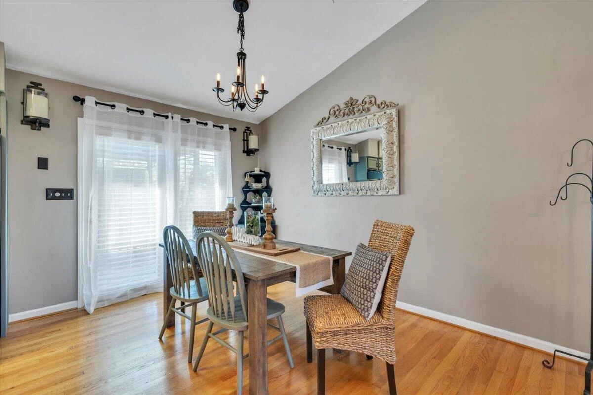 728 HARRISON AVE - Photo 9