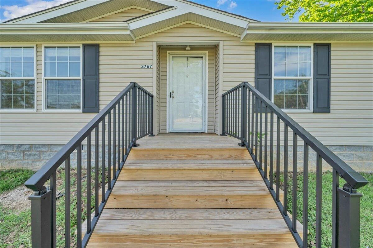 3767 Bandy RD - Photo 4