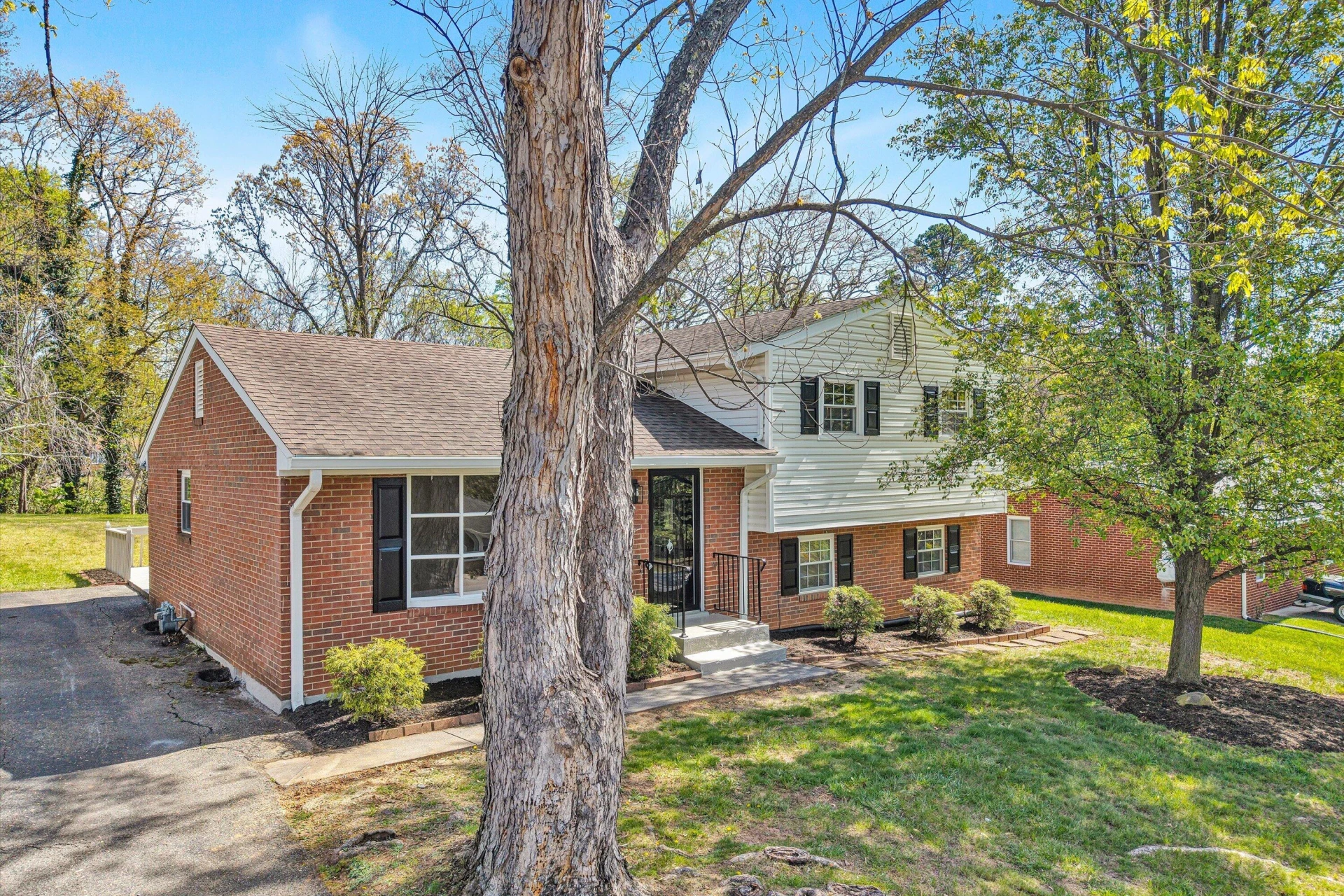 4911 Northwood DR NW - Photo 2