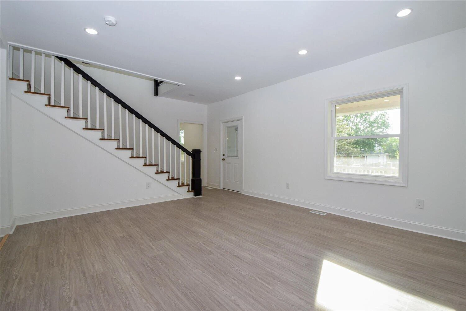 1530 Lafayette BLVD NW - Photo 7