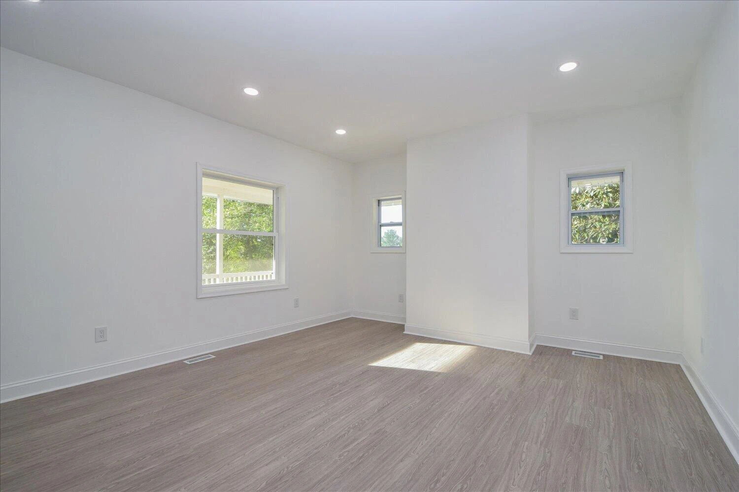 1530 Lafayette BLVD NW - Photo 8