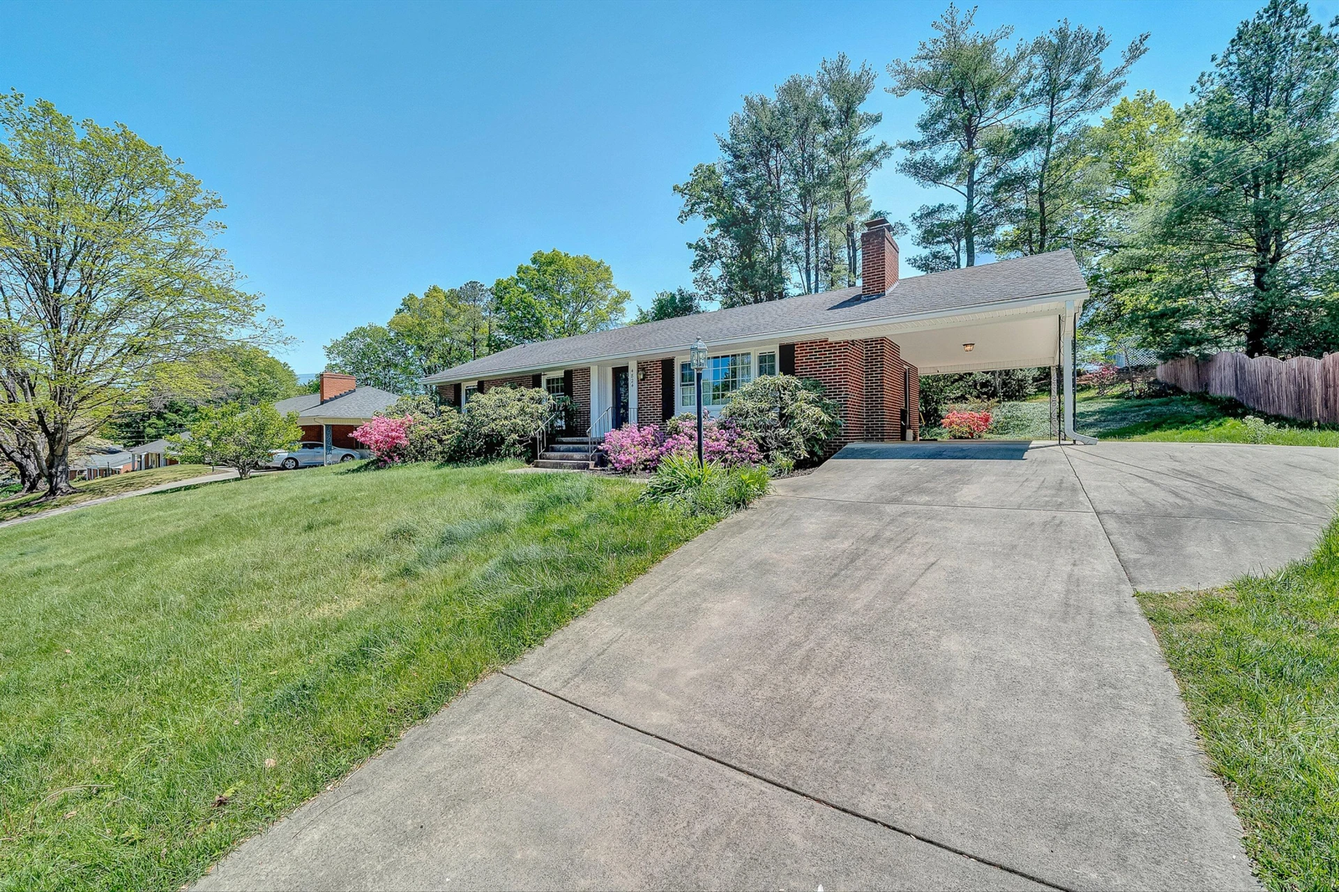 4824 Brookwood DR - Photo 2
