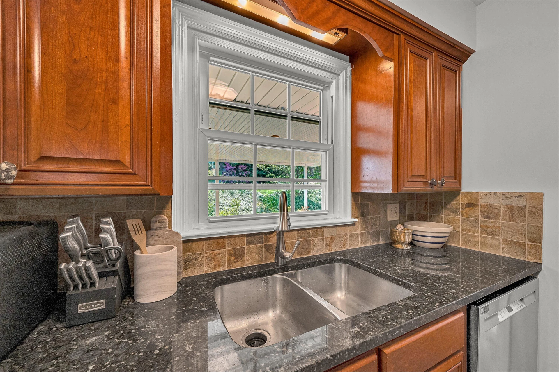 4824 Brookwood DR - Photo 8