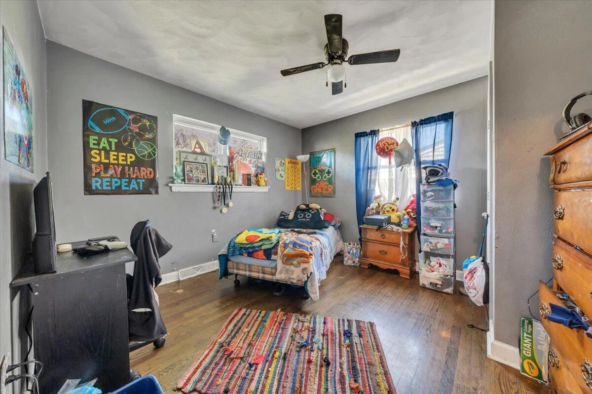 212 Nancy DR NW - Photo 10