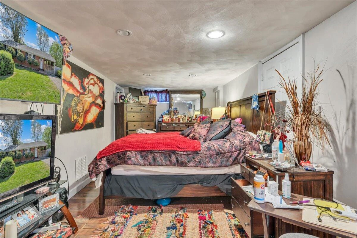 212 Nancy DR NW - Photo 14