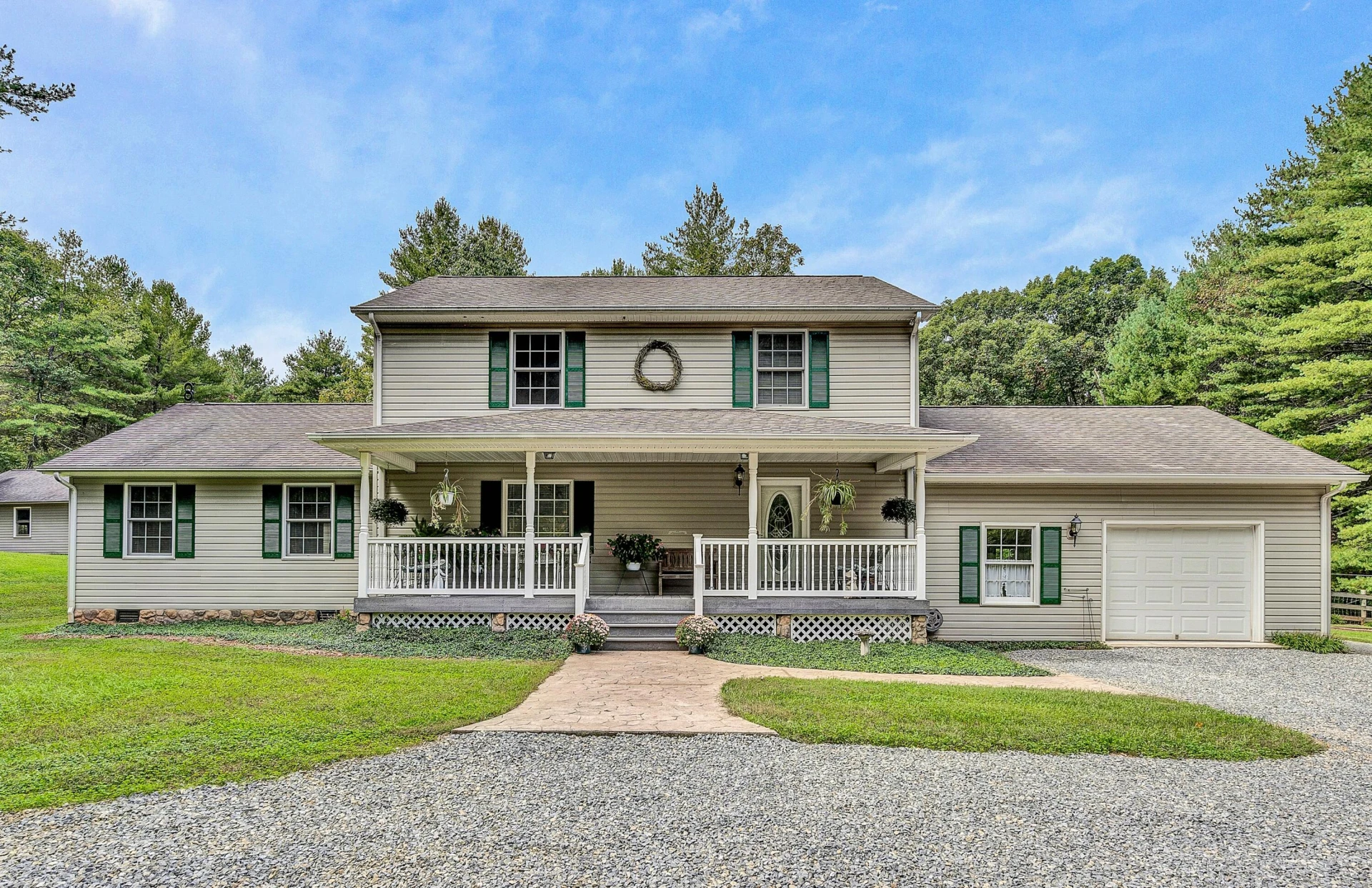 230 Wedgewood DR - Photo 2