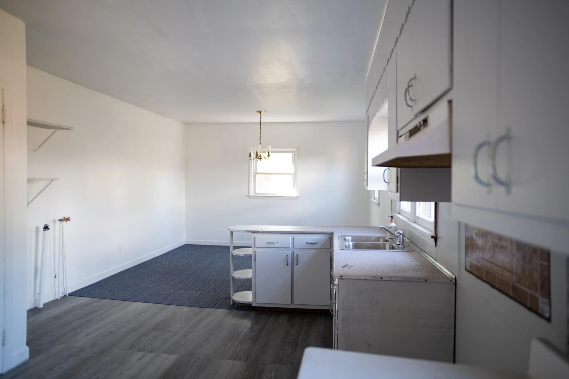 729 Hughes ST - Photo 10