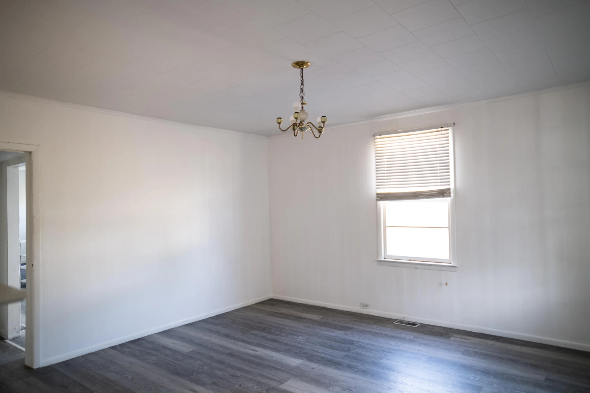 729 Hughes ST - Photo 6