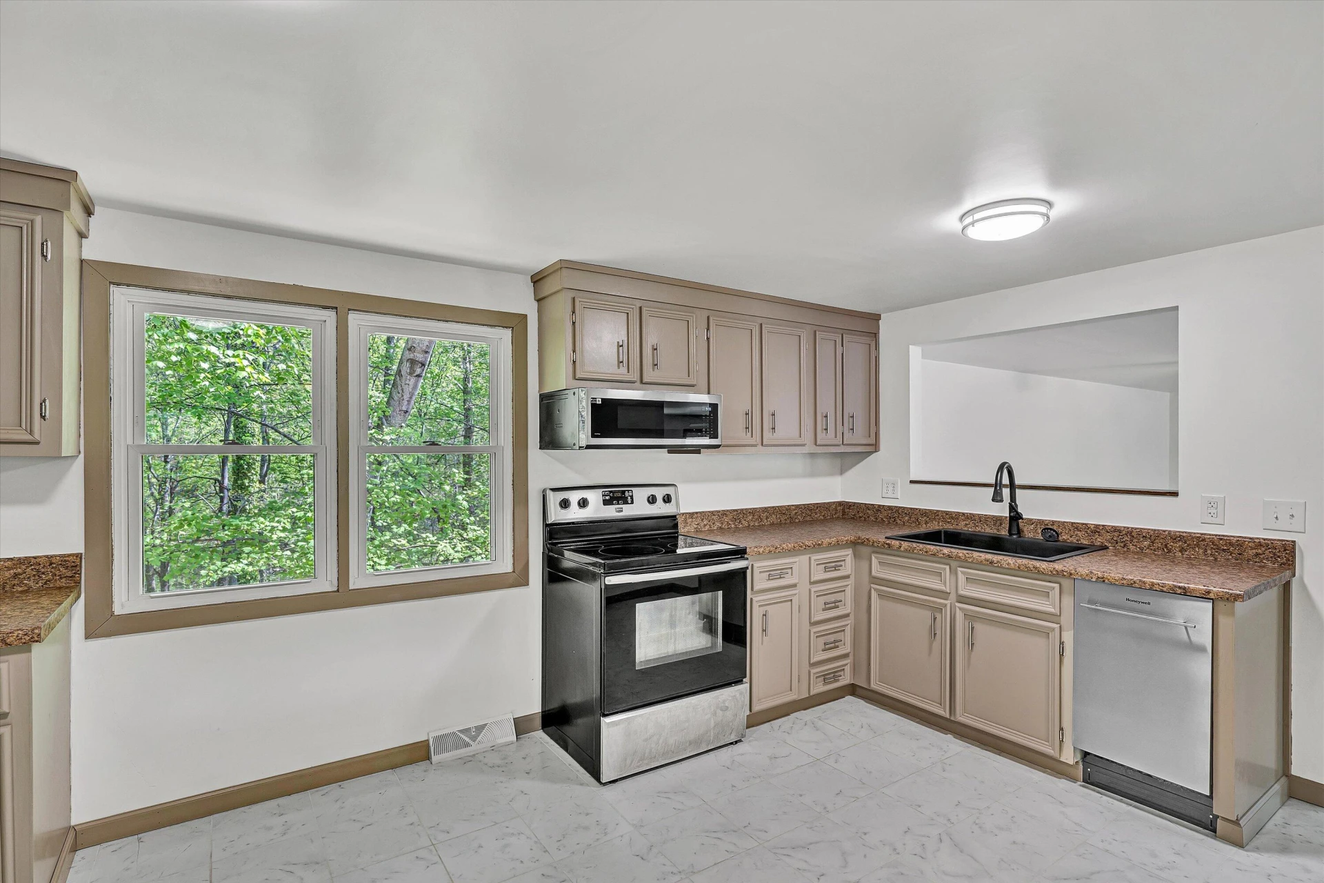 402 Harmony RD - Photo 12