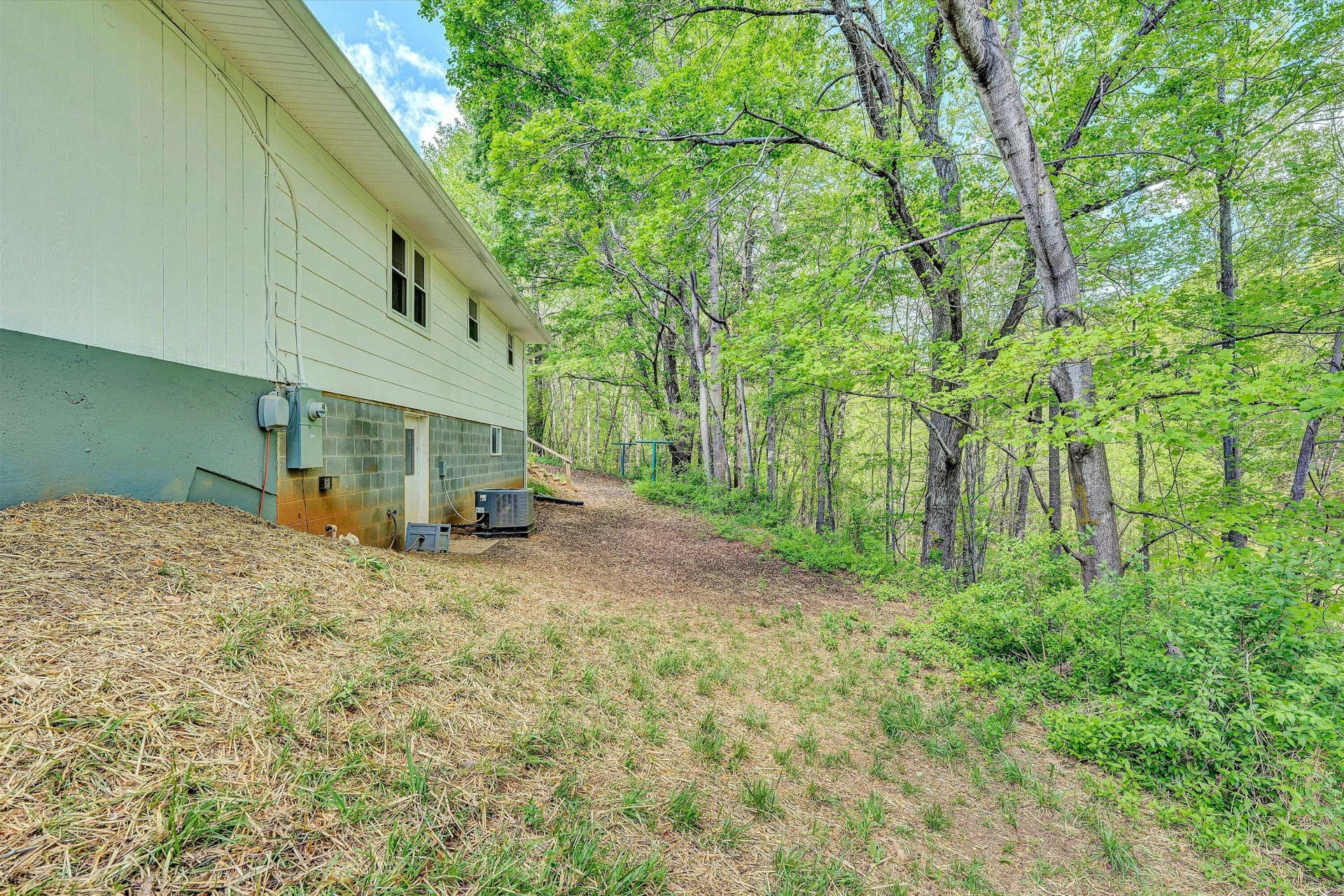 402 Harmony RD - Photo 29