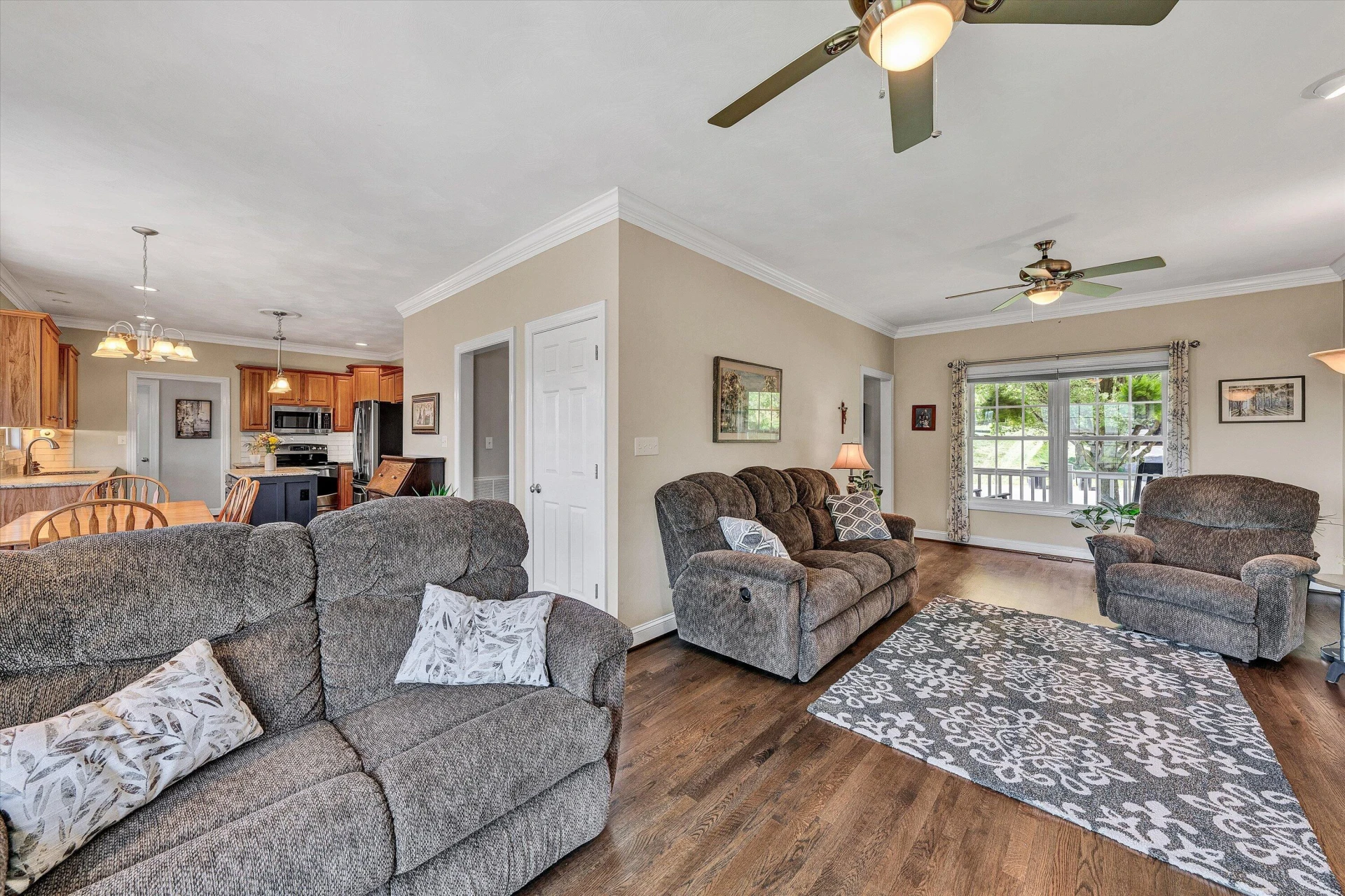 6210 Crumpacker DR - Photo 15