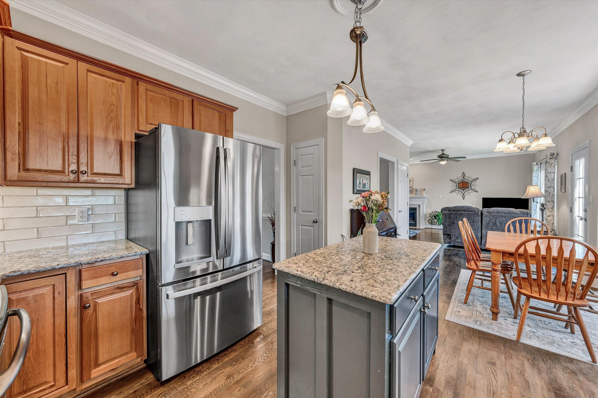 6210 Crumpacker DR - Photo 8