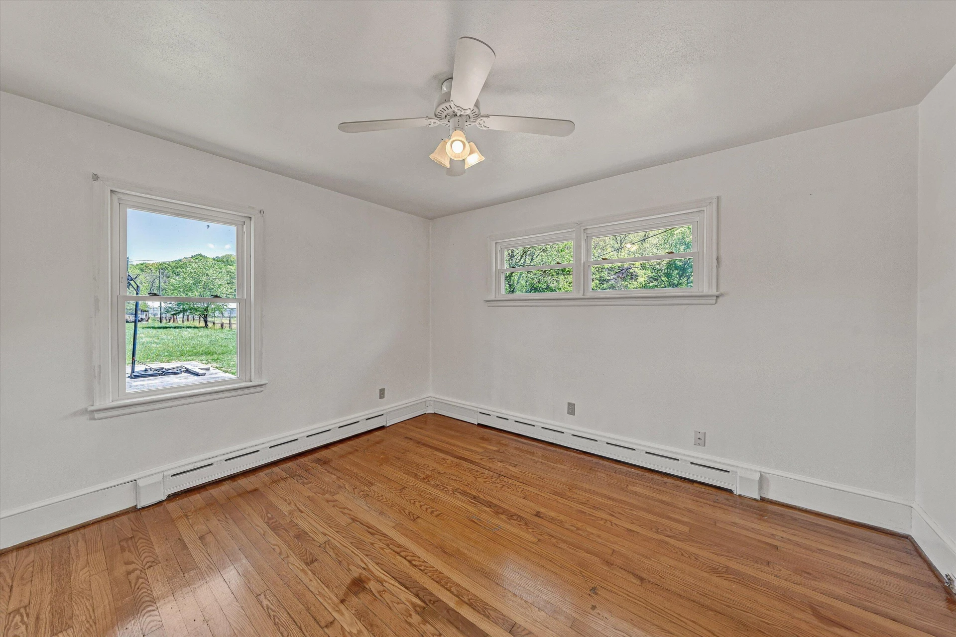 2356 W Riverside DR - Photo 13