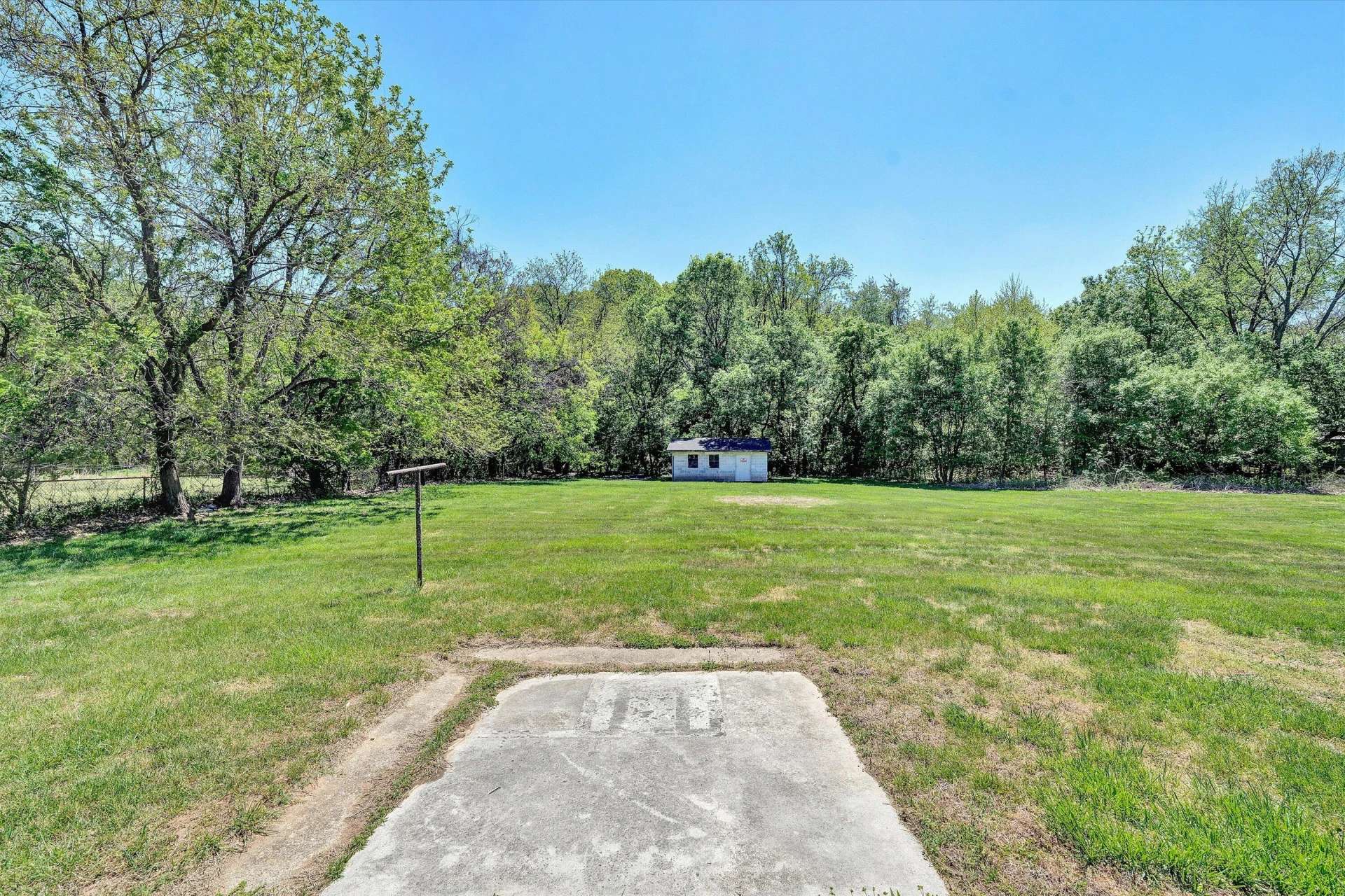 2356 W Riverside DR - Photo 15